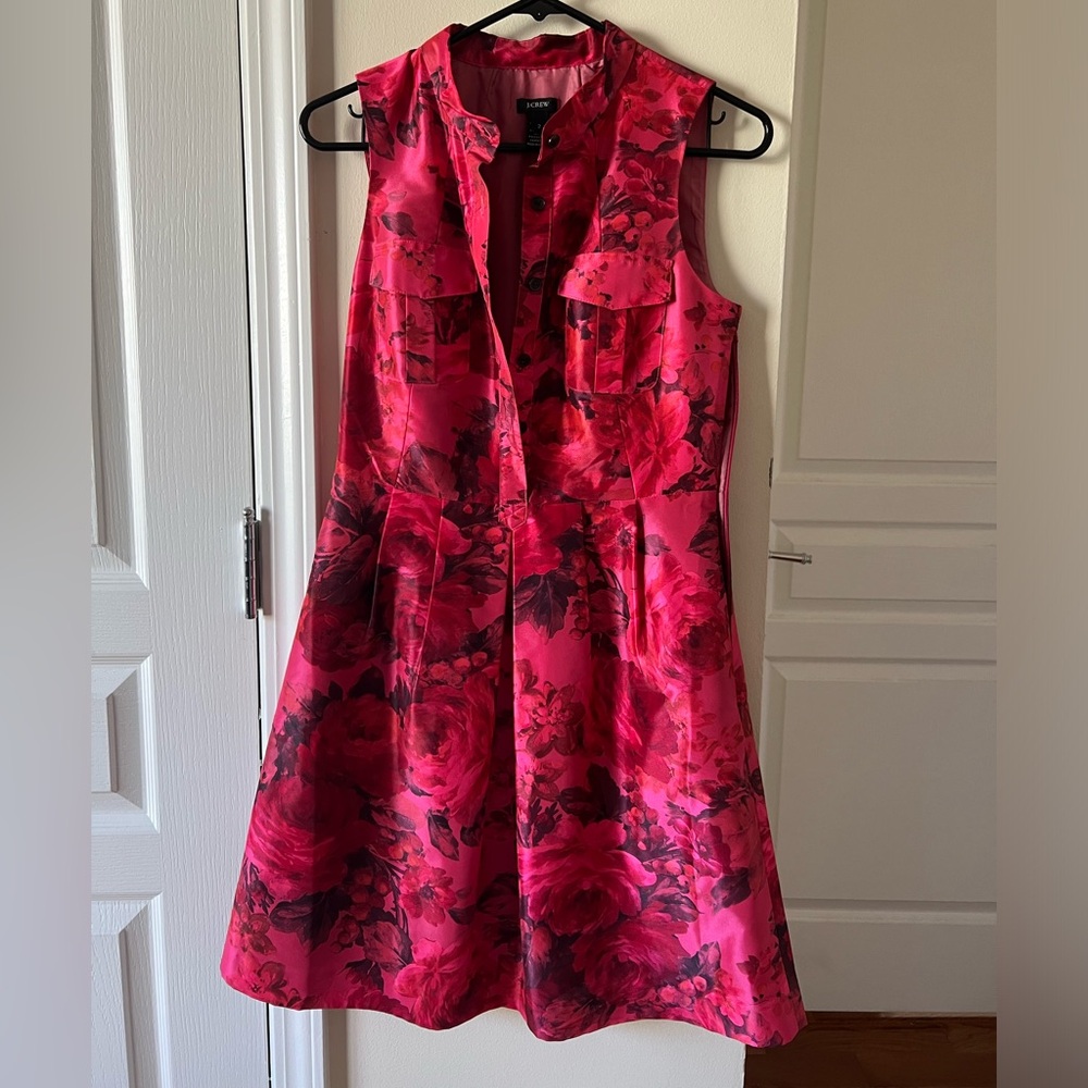 Very Pretty Dress - Size 2